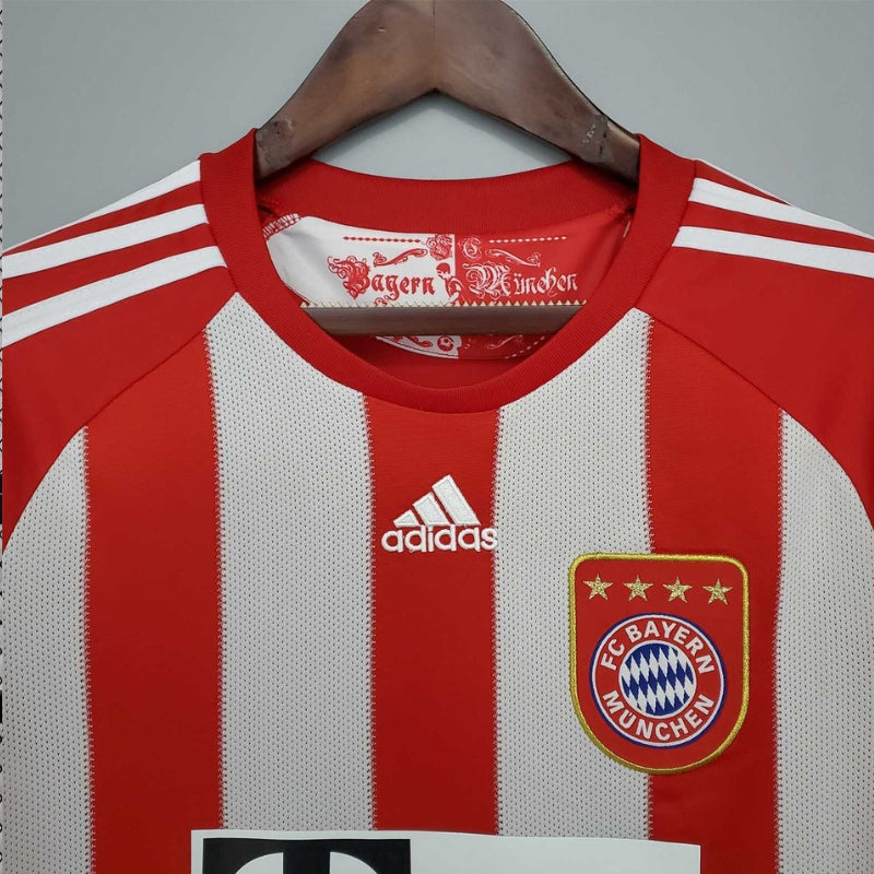 BAYERN MUNICH 2010-11 HOME KIT